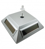 Aurinkoenergialla toimiva maapallo