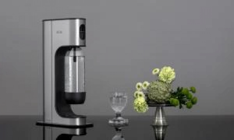 AGA Aqvia Exclusive Steel Black sisältäen 2 pulloa + kolsyrepatron