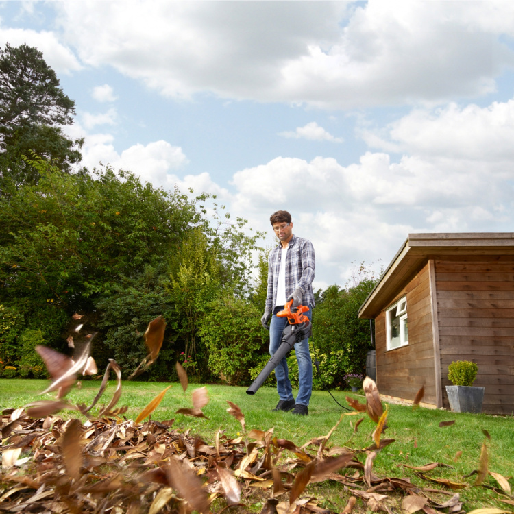 Black & Decker Lövblås 2500W Blås&Sugfunktion