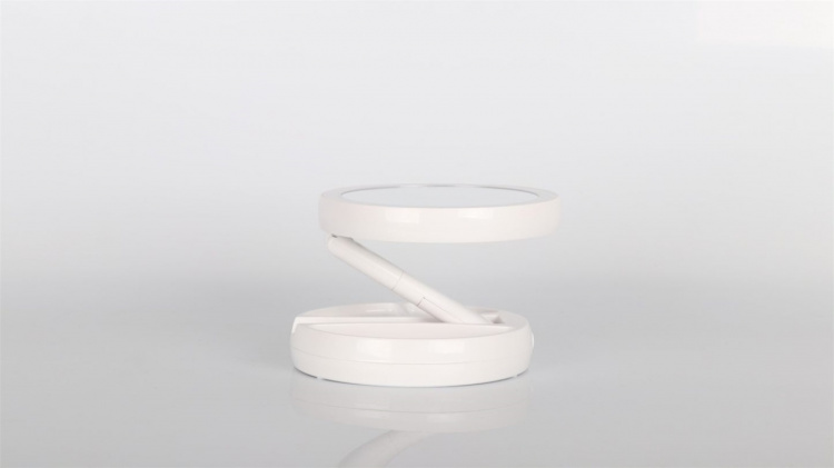 Cenocco kokoontaitettava LED-peili (CC-9050) Cenocco kokoontaitettava LED-peili (CC-9050)