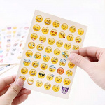 Emoji-tarrat, 19 arkkia ja yli 900 tarraa Emoji-tarrat, 19 arkkia ja yli 900 tarraa
