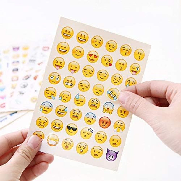 Emoji-tarrat, 19 arkkia ja yli 900 tarraa Emoji-tarrat, 19 arkkia ja yli 900 tarraa