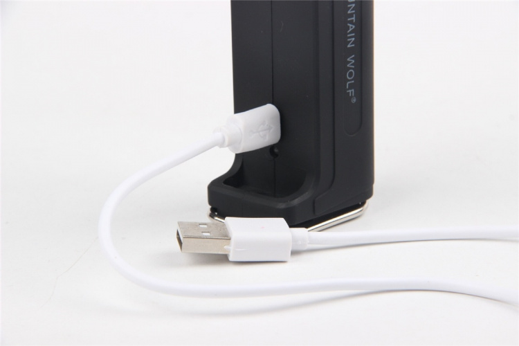 Ladattava taskulamppu 2000mAh, musta Ladattava taskulamppu 2000mAh, musta