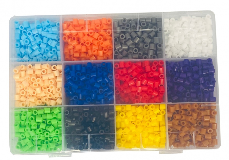 Helmisarja, jossa 3600 putkihelmeä ja lisävarusteita, 12 väriä Helmisarja, jossa 3600 putkihelmeä ja lisävarusteita, 12 väriä