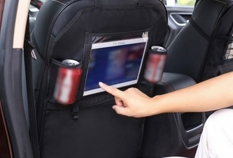 Potkunsuojus säilytyslokerolla, ripustuskoukku autoon, musta Potkunsuojus säilytyslokerolla, ripustuskoukku autoon, musta