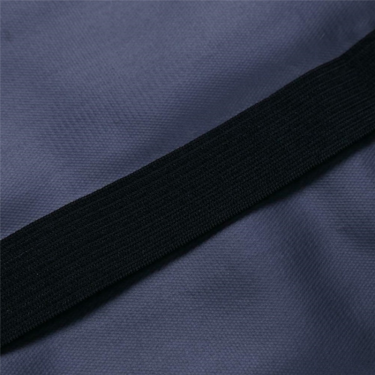 Käytännöllinen potkusuoja autoon