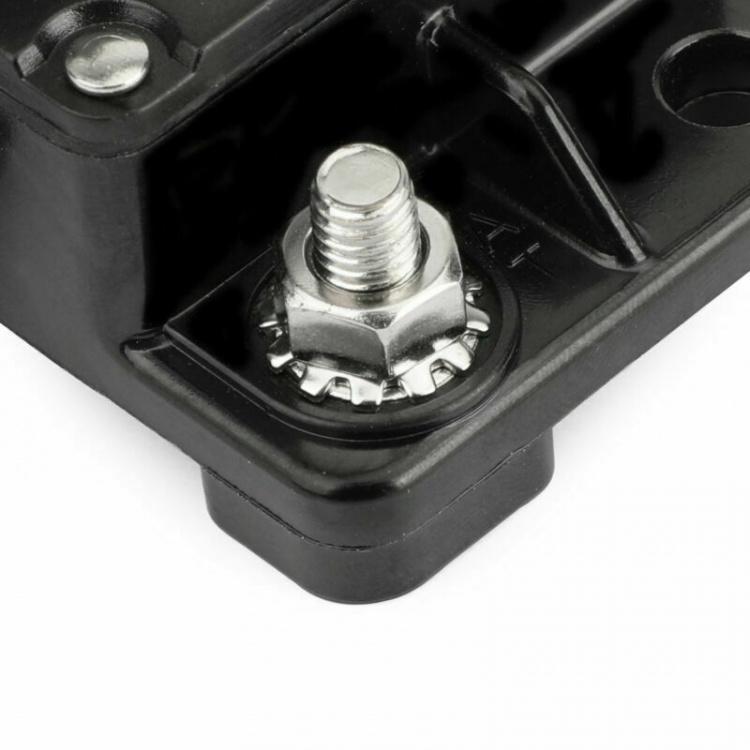 Automaattinen katkaisija autoon, 50A