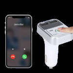 FM-lähetin kahdella USB-liitännällä, näytöllä ja painikkeilla, hopea FM-lähetin kahdella USB-liitännällä, näytöllä ja painikkeilla, hopea