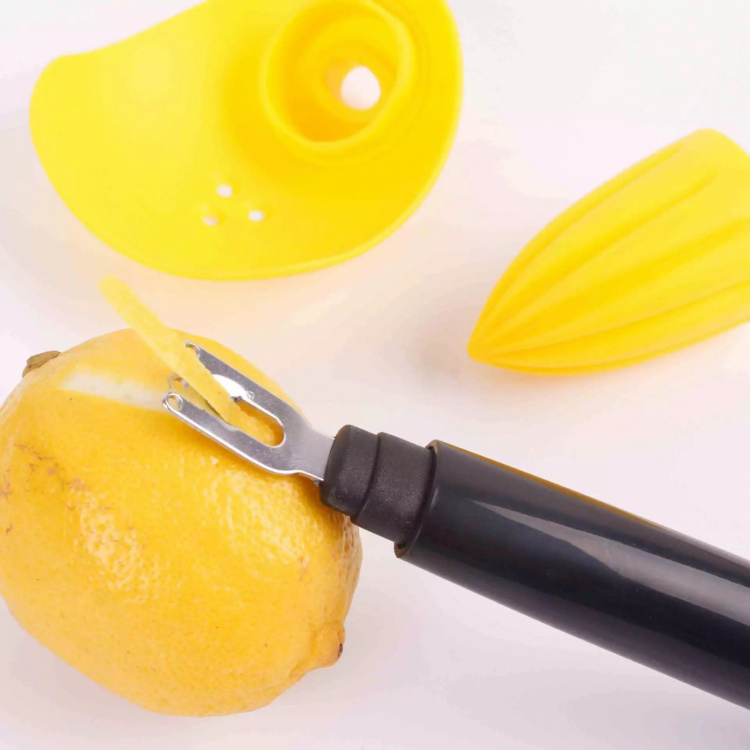 Sitruspuristin ciselerointiterällä Sitruspuristin ciselerointiterällä