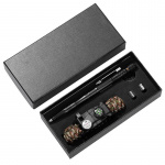 Monitoiminen ja taktinen kynä, jossa on leirivarusteita Monitoiminen ja taktinen kynä, jossa on leirivarusteita