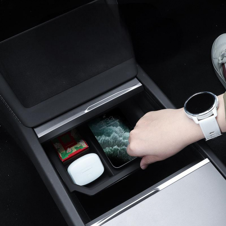 Säilytyslaatikko lajittelulokerolla Tesla Model 3 Highlandille Säilytyslaatikko lajittelulokerolla Tesla Model 3 Highlandille