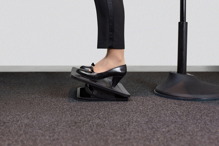 DELTACO OFFICE jalkatuki, kallistusmahdollisuus, terästä, musta DELTACO OFFICE jalkatuki, kallistusmahdollisuus, terästä, musta