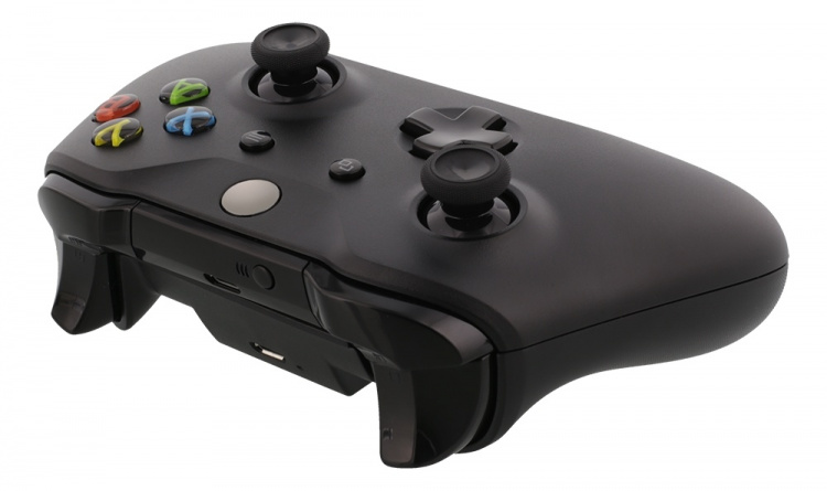 DELTACO GAMING Xbox One -ohjaimen akku, ladataan langattomasti, musta