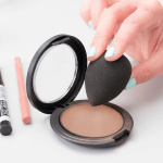 Meikkisieni / Puuteripuhallin