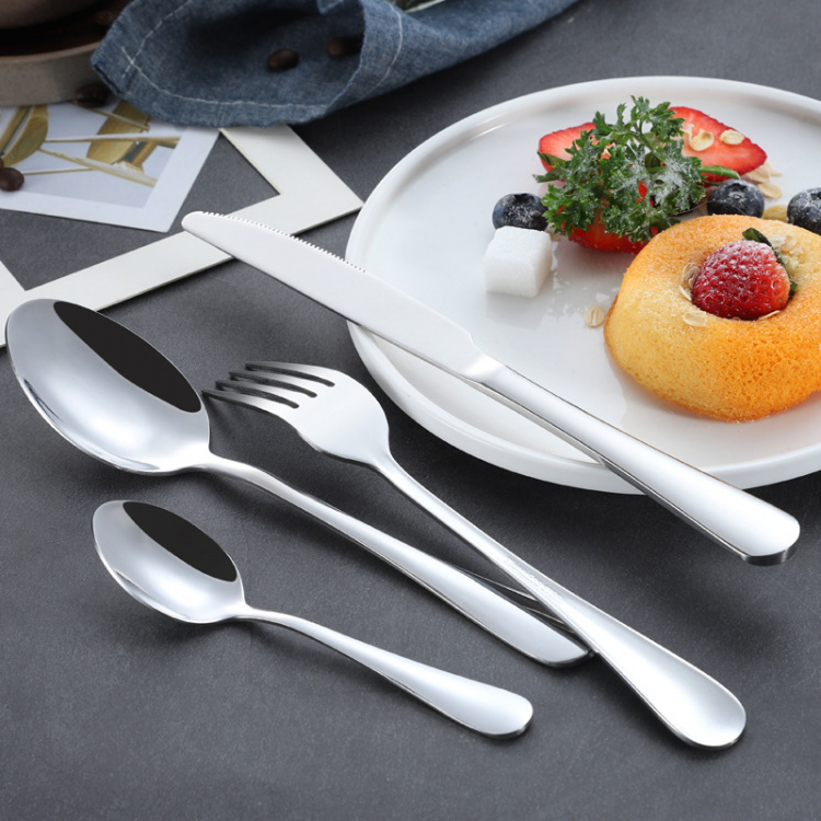 Ruokailuvälinesarja 6 henkilöä 24-osainen ruostumattomasta teräksestä valmistettu ruokailuvälinesarja Ruokailuvälinesarja 6 henkilöä 24-osainen ruostumattomasta teräksestä valmistettu ruokailuvälinesarja