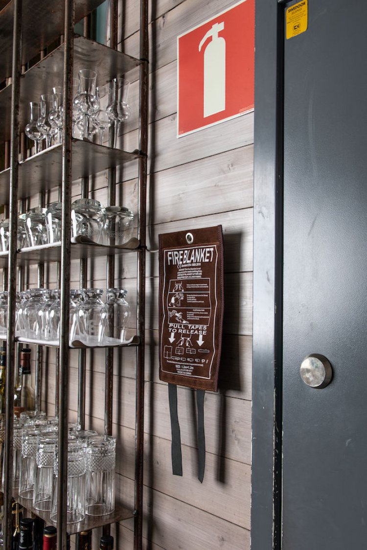 Kosta Linnewäfveri Palopeitto mokkanahka, musta Kosta Linnewäfveri Palopeitto mokkanahka, musta