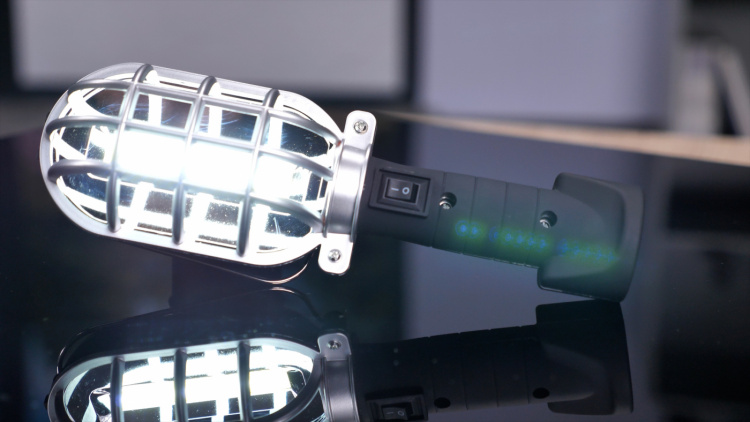 Genius Ideas GI-084440 Erittäin kirkas LED-taskulamppu Genius Ideas GI-084440 Erittäin kirkas LED-taskulamppu