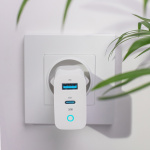 Forever TC-06-20AC PD QC seinälaturi 1x USB-C 1x USB 20W Forever TC-06-20AC PD QC seinälaturi 1x USB-C 1x USB 20W