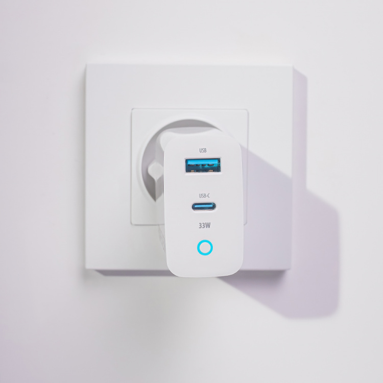 Forever TC-06-33AC PD QC seinälaturi 1x USB-C 1x USB 33W