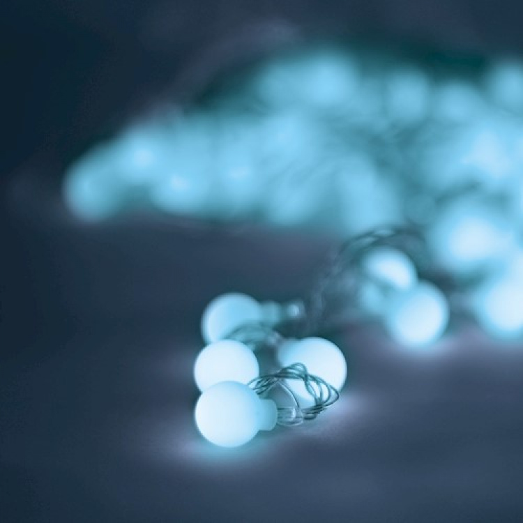 LED-silmukka 5m, 230V, 30kpl LED-palloja, viileän valkoinen