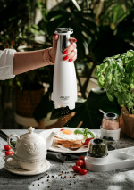 Adler AD 4449w Sähköinen suola- ja pippurimylly - 3 jauhinta - USB, valkoinen