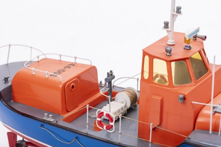 1:40 RNLI Waveny Lifeboat -Plastic hull 1:40 RNLI Waveny Lifeboat -Plastic hull