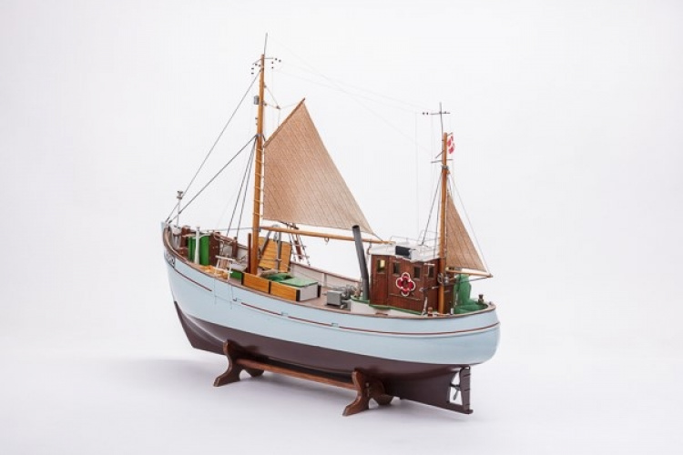 1:33 Mary Ann - wooden hull 1:33 Mary Ann - wooden hull