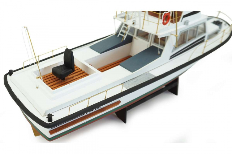 1:30 White Star - Plastic hull 1:30 White Star - Plastic hull