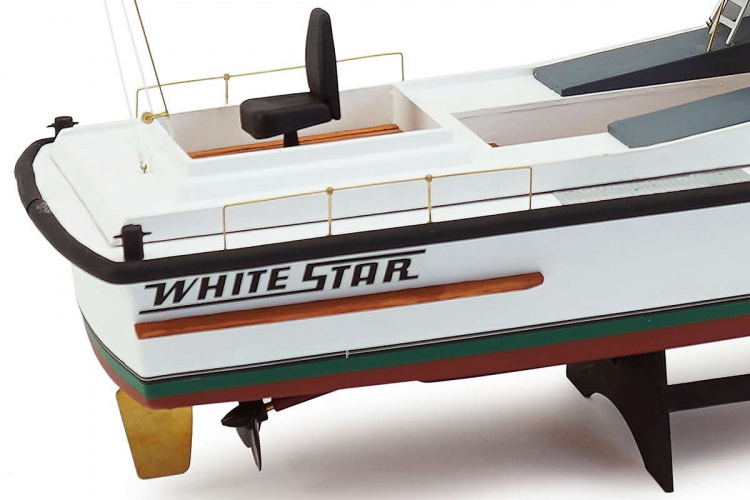 1:30 White Star - Plastic hull 1:30 White Star - Plastic hull