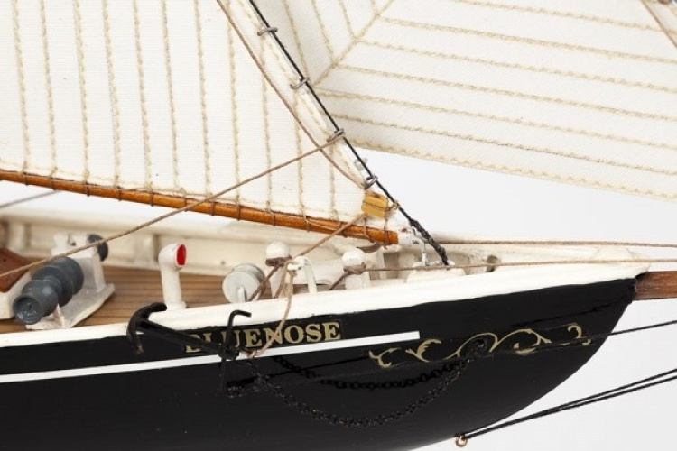 1:100 Bluenose II -Wooden hull 1:100 Bluenose II -Wooden hull