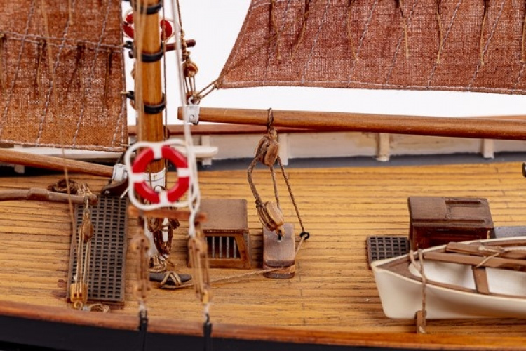 1:50 FD 10 Yawl -Wooden hull