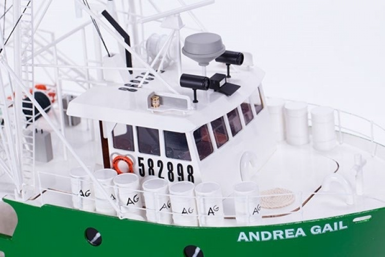 1:30 Andrea Gial RC - -Wooden hull