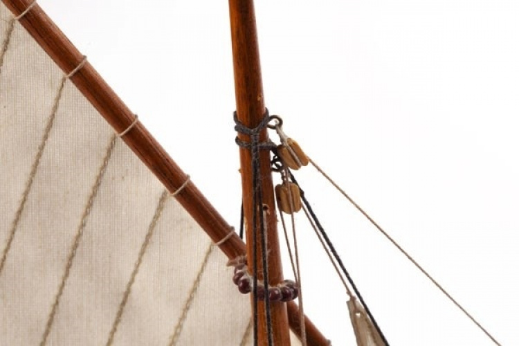 1:30 ESPERANCE - Puinen runko 1:30 ESPERANCE - Puinen runko