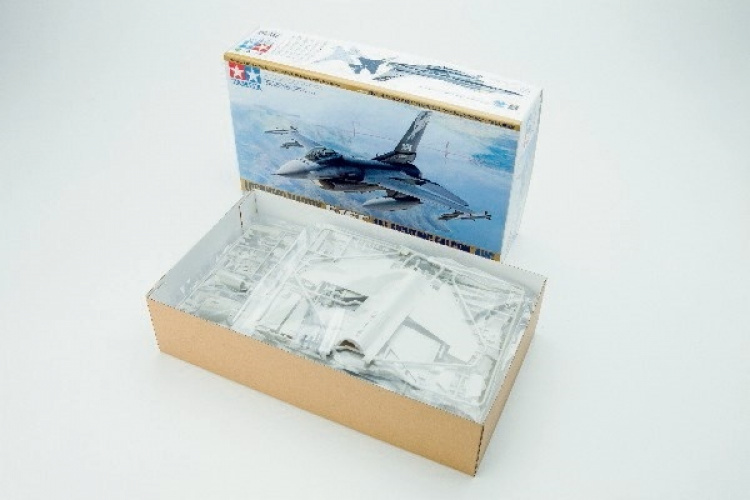 Tamiya 1/48 F-16C (block 25/32)