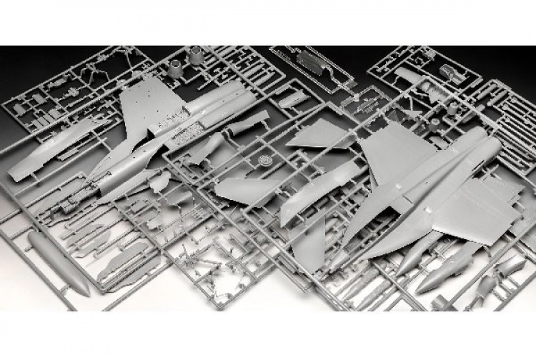 Revell 1:48 F/A-18E Super Hornet \'Top Gun