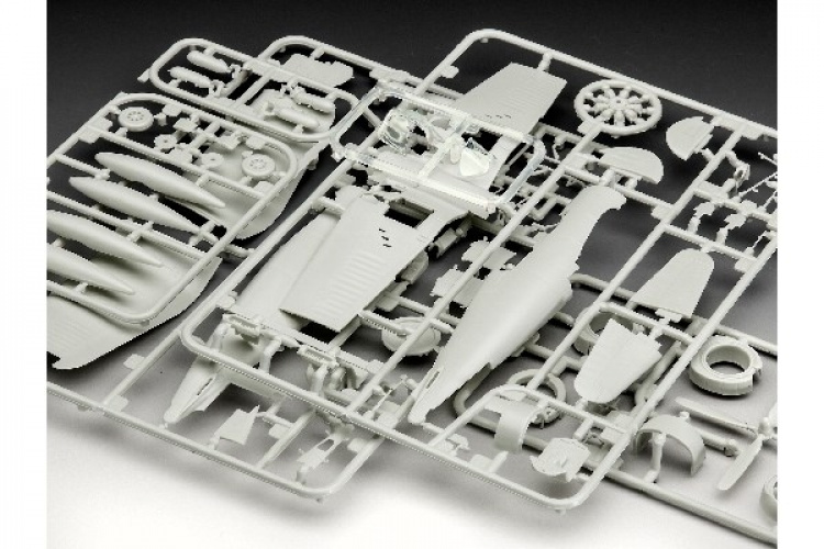 Revell F4U-4 Corsair