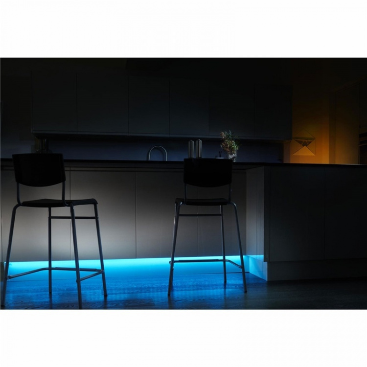 Philips Hue Lightstrip Plus -valonauha, Bluetooth, 2m aloituspakkaus Philips Hue Lightstrip Plus -valonauha, Bluetooth, 2m aloituspakkaus