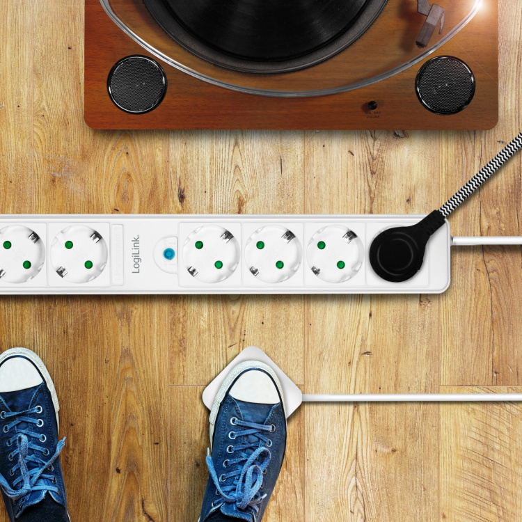 LogiLink Grenuttag 4+2-vägs med fotströ LogiLink Grenuttag 4+2-vägs med fotströ