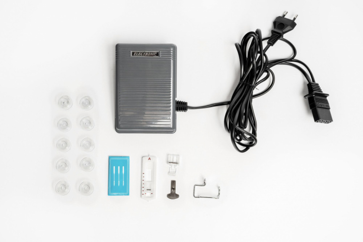 Brother LP14 Limited Edition ompelukone sis. 10 puolaa ja sormisuojaa, vaaleanpunainen