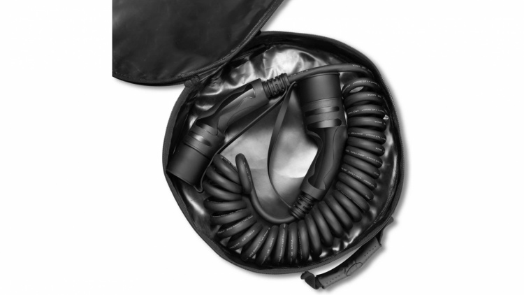 Freev EV-Charge 2500 Spiral 3 Phase Type 2 to Type 2 11kW/16A/7M Freev EV-Charge 2500 Spiral 3 Phase Type 2 to Type 2 11kW/16A/7M