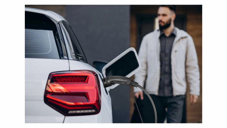 Freev EV-Charge 2000 3 Phase Type 2 to Type 2 11kW/16A/7M Freev EV-Charge 2000 3 Phase Type 2 to Type 2 11kW/16A/7M