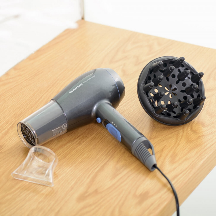 Taurus Hiustenkuivain Lyss 2300W Ionic Taurus Hiustenkuivain Lyss 2300W Ionic