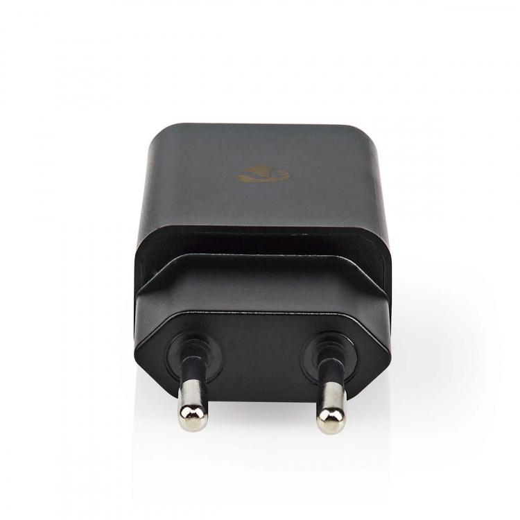 Nedis Seinälaturi | 12 W | Pikalataus-toiminto | 1x 2.4 A A | Lähtöliitäntöjen määrä: 1 | USB-A | USB Type-C™ (irrallinen) Kaapeli | 1.00 m | Single Voltage Output | Musta