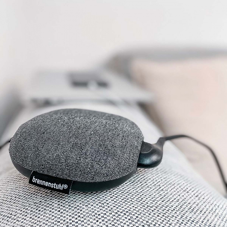 Estilo -latausasema tekstiilipinnalla (1x europistoke / 2x USB-porttia, sisältää tarranauhat Estilo -latausasema tekstiilipinnalla (1x europistoke / 2x USB-porttia, sisältää tarranauhat