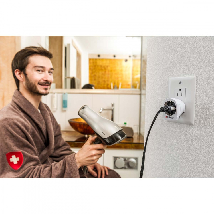 SKROSS Matka-adapteri Eurooppa-USA Maadoitettu