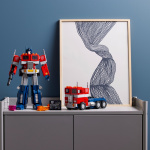 LEGO Icons - Optimus Prime 10302