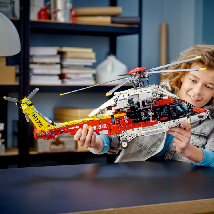 LEGO Technic - Airbus H175 Räddningshelikopter