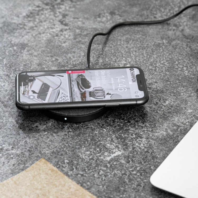 Champion Trådlös Laddare QI Metall/Tyg Champion Trådlös Laddare QI Metall/Tyg