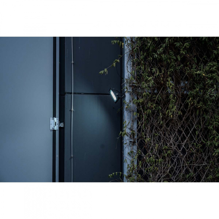 brennenstuhl LED-kohdevalo JARO 14060 / LED-valonheitin 100W ulkokäyttöön (LED-ulkovalo seinäasennukseen, 11500lm, valmistettu korkealaatuisesta alumiinista, IP65)