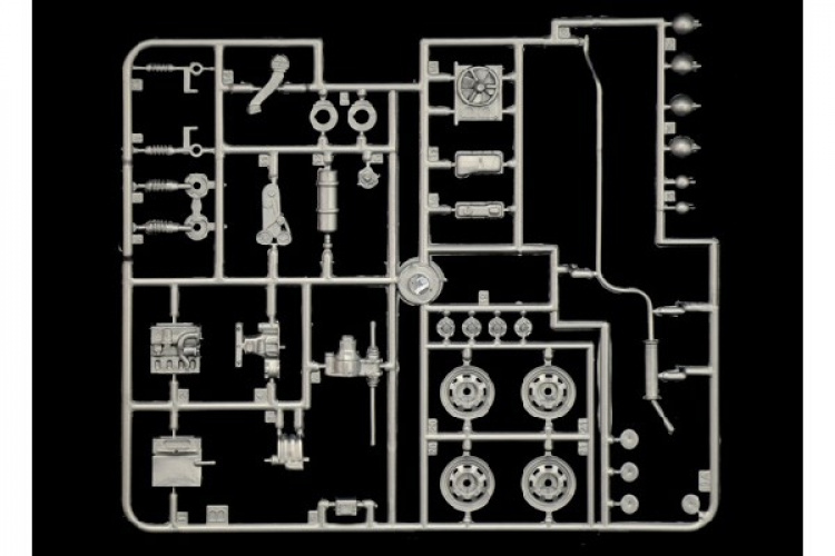 ITALERI 1:24 VW Golf GTI First Series (1976)